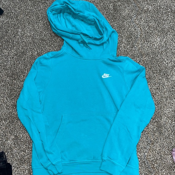 Nike Tops - NIKE Sweatshirt💙